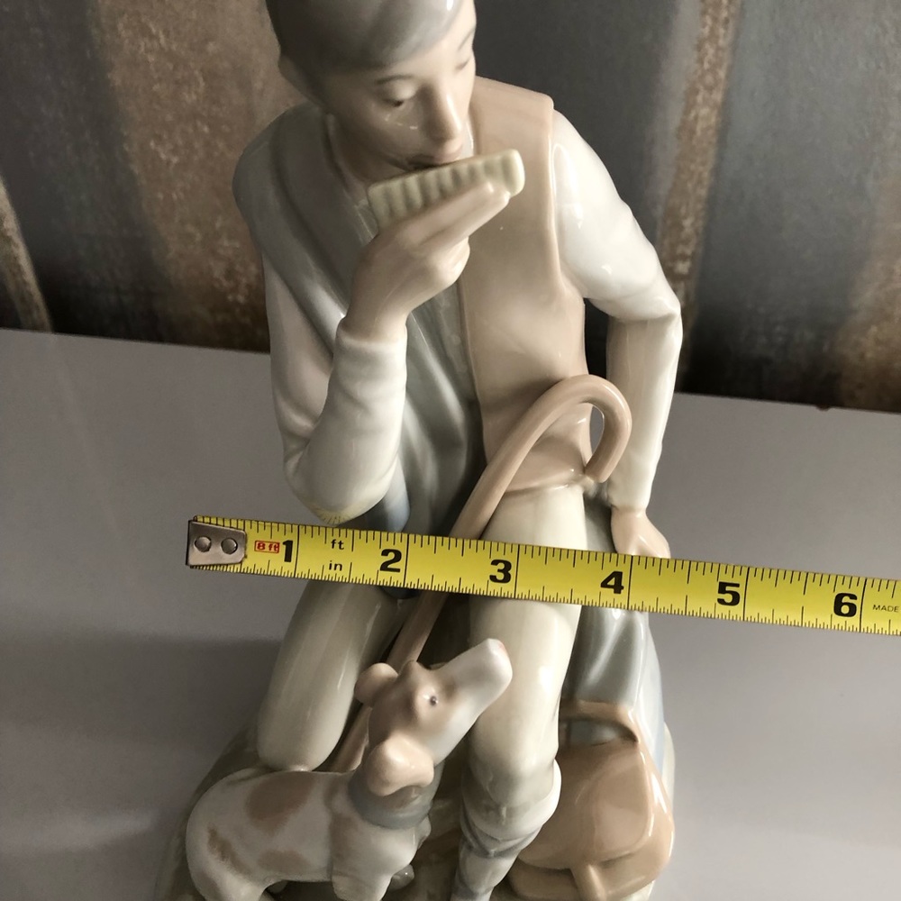 Lladro Figurine - Picture 5 of 8